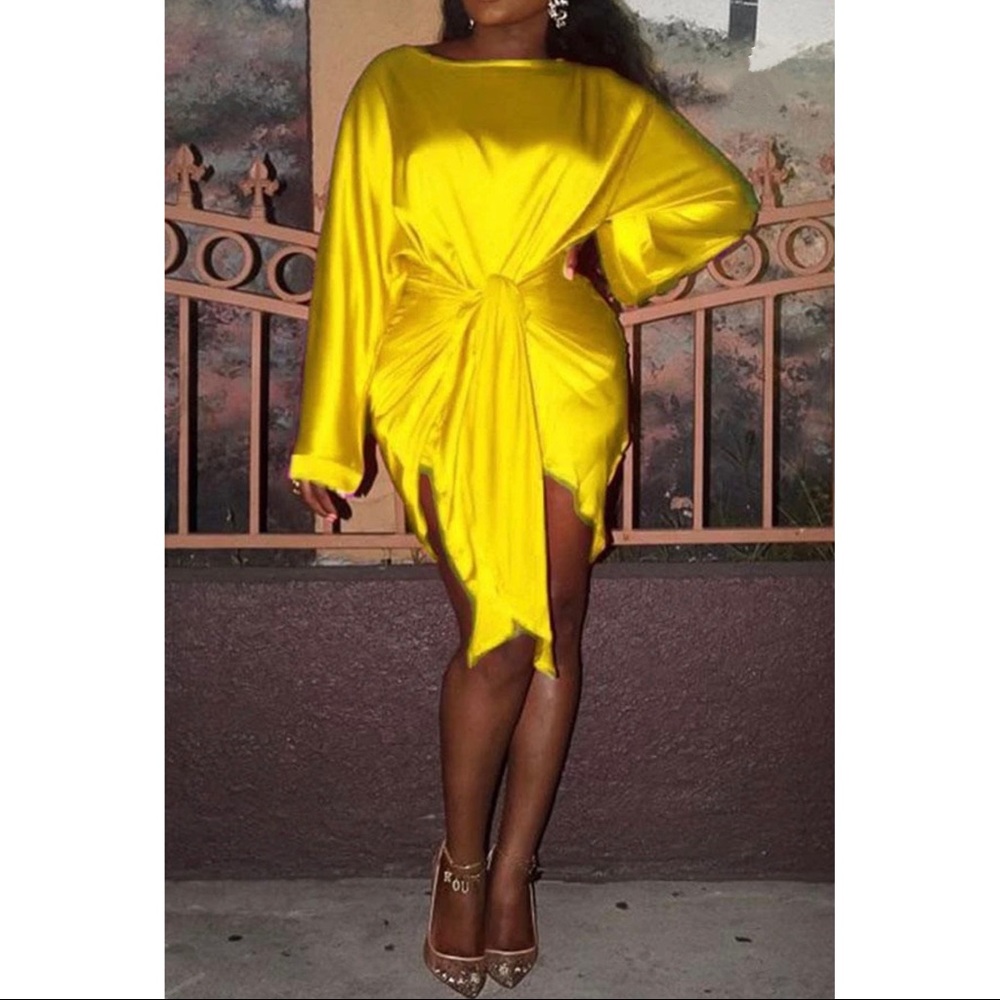 Yellow solid color mini dress